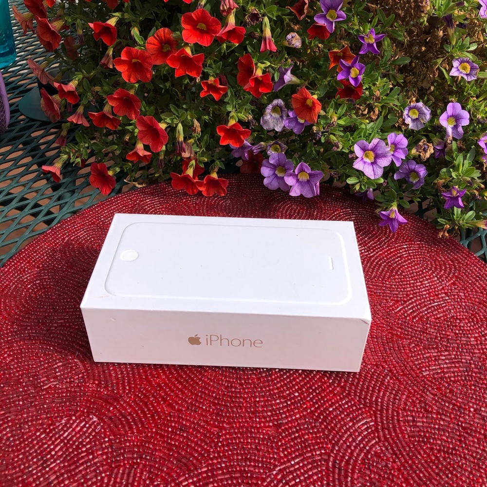 IPhone 6 Box - Picture 3 of 5
